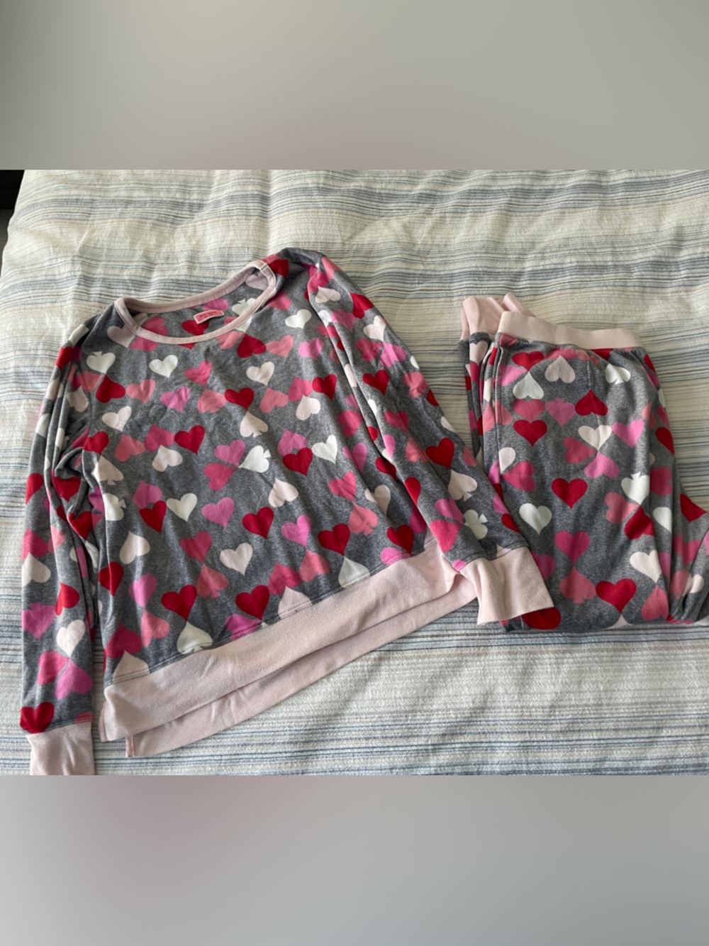 kate spade womens Grey Pajama Set with Pink and Red Hearts